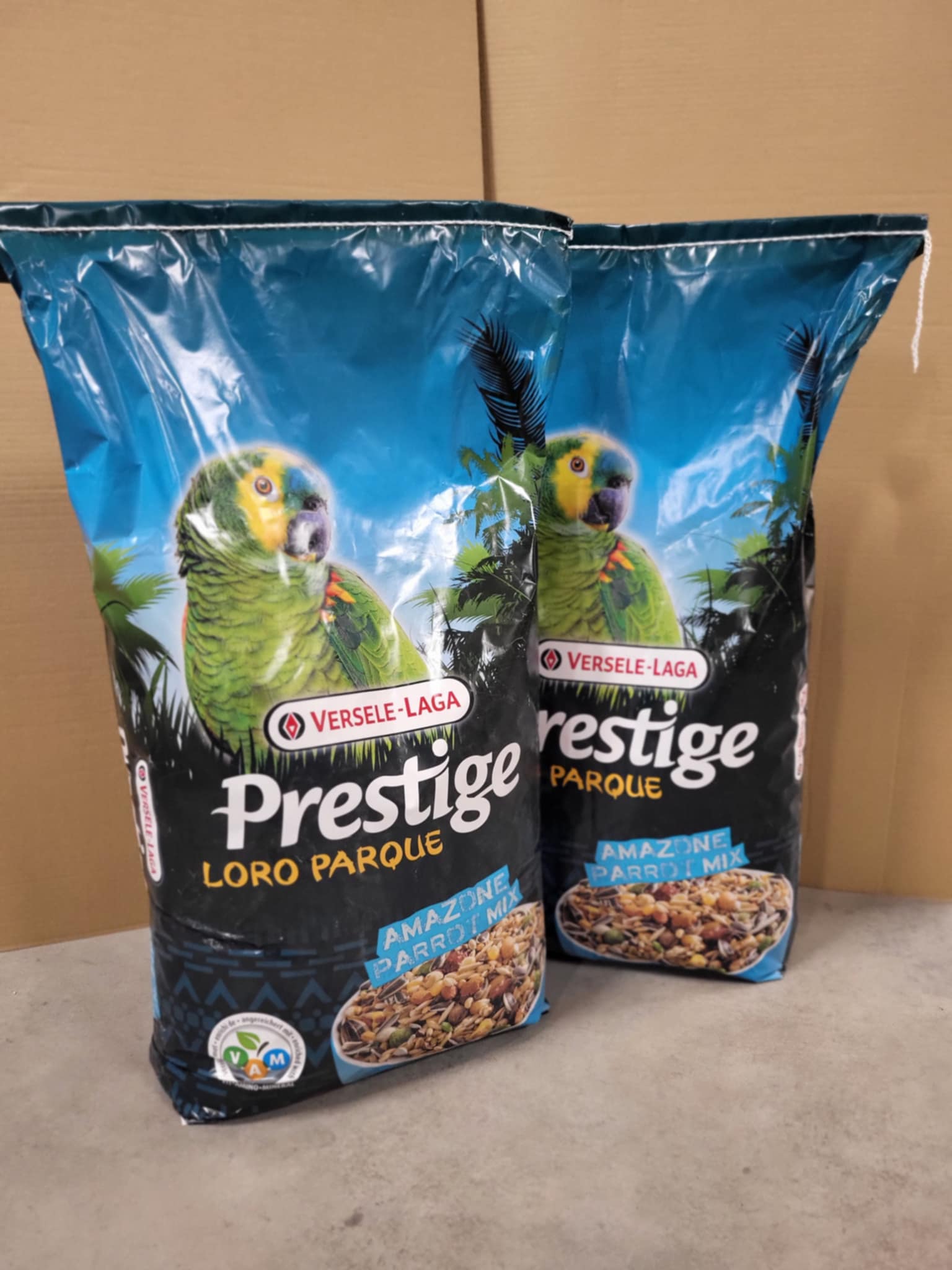 VERSELE-LAGA  Prestige Loro Parque  Amazone Parrot Mix 15 kg - 2 kusy